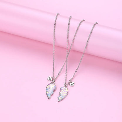 Fashion Magnetic Necklace for Couples Girls Luxury Style Pendant Heart Shape Magnet Pendant Chains Lover Gift 2025 New Arrival