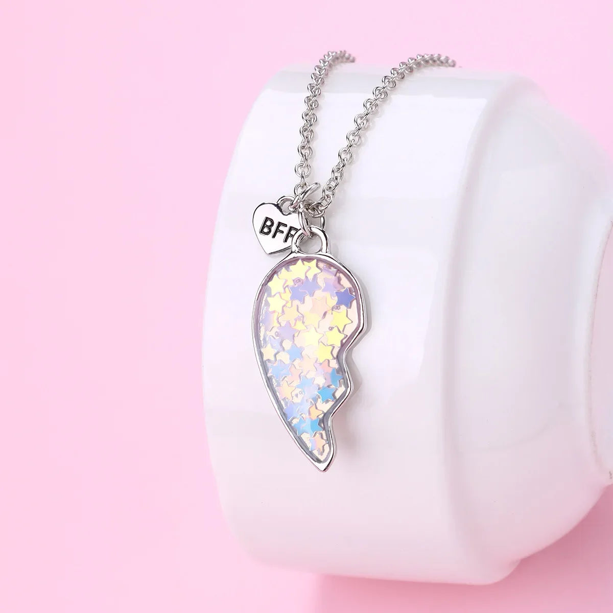 Fashion Magnetic Necklace for Couples Girls Luxury Style Pendant Heart Shape Magnet Pendant Chains Lover Gift 2025 New Arrival